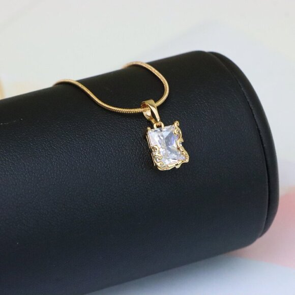 "Elegant Rose Gold Pendant with Rectangle Crystal and Filigree Frame, XPPT1383 - Picture 13 of 13